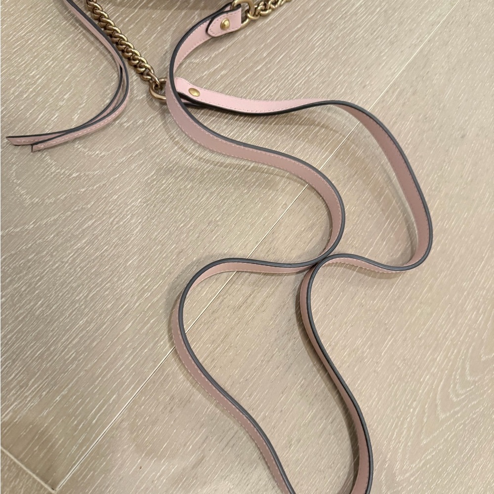 Gucci Pale Pink Chevron Quilted Leather Crossbody with Gold GG - Picture 6 of 6